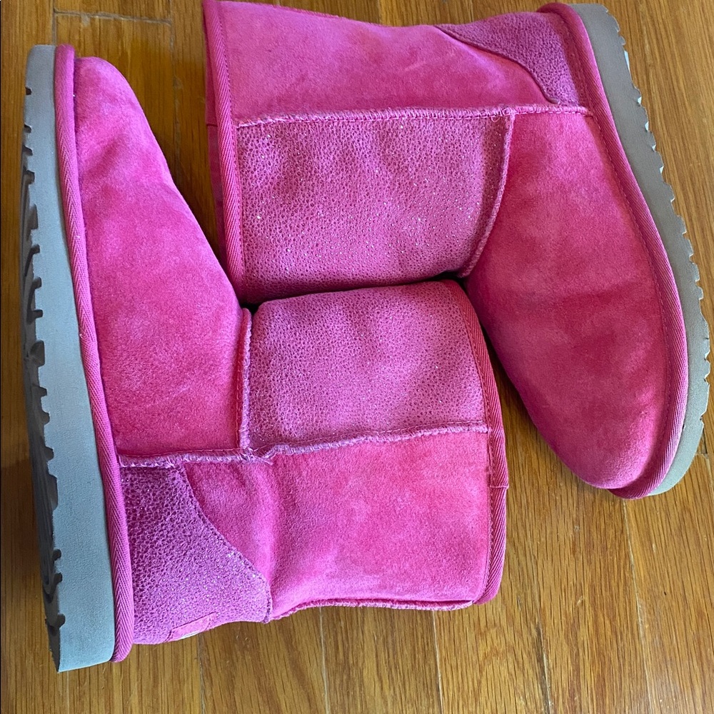 UGG Vibrant Pink Kids Boots size 4
